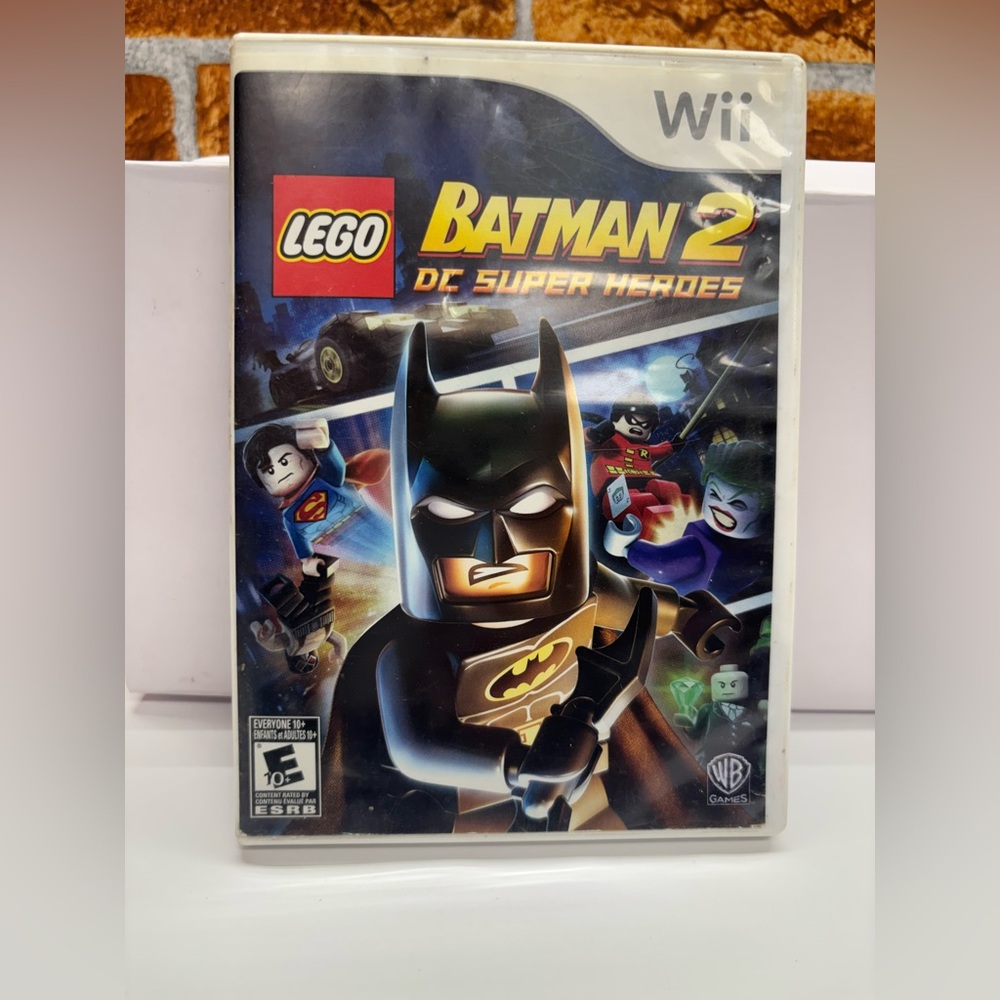 LEGO Batman 2 DC Super Heroes  (Nintendo Wii) Complete. Tested and Working.